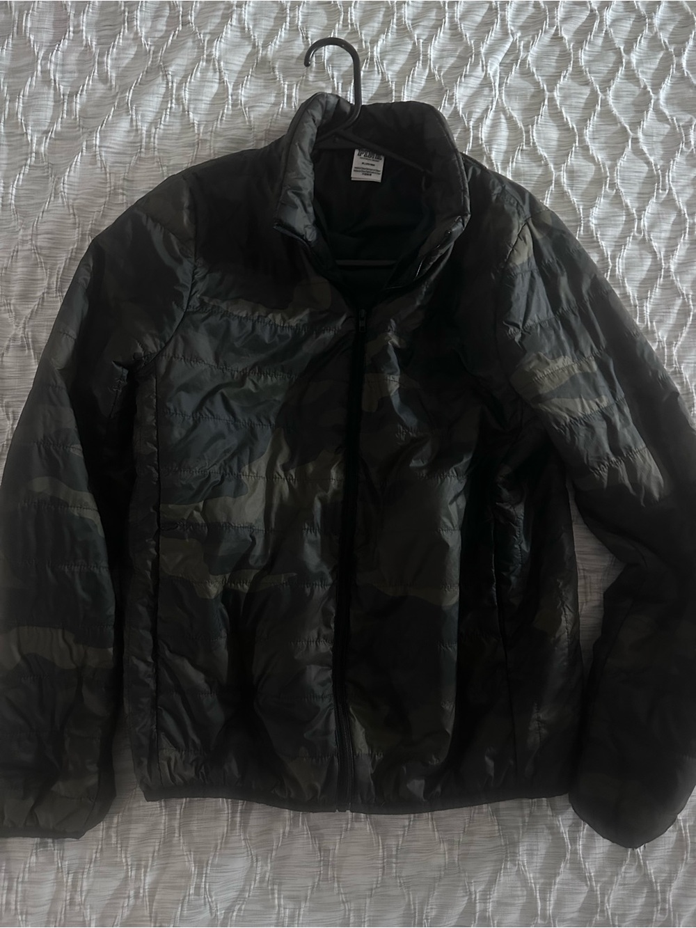 PINK Victoria's Secret Women’sCamouflage Puffer Jacket - Black/Olive